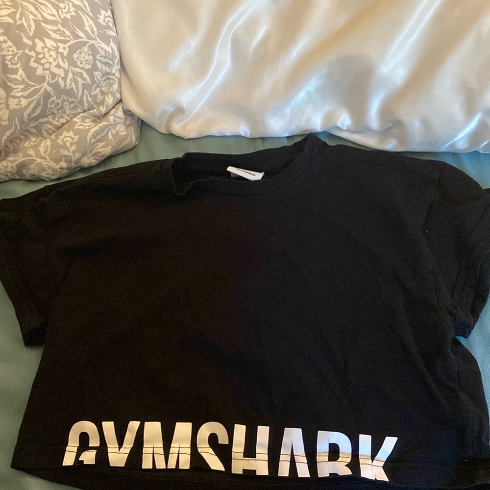 Black gymshark cropped t shirt